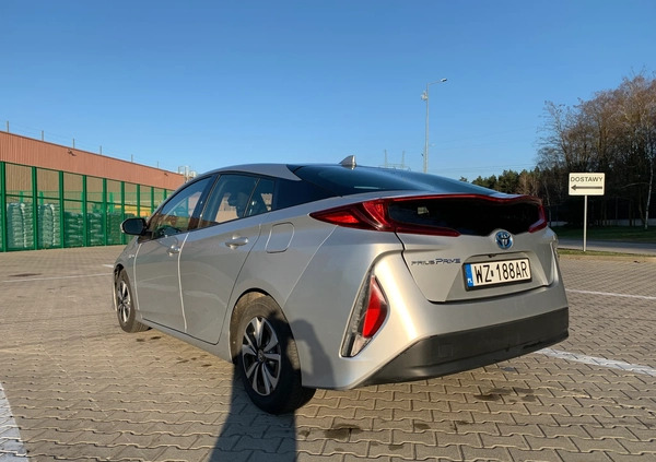 Toyota Prius cena 79000 przebieg: 79000, rok produkcji 2018 z Łomianki małe 667